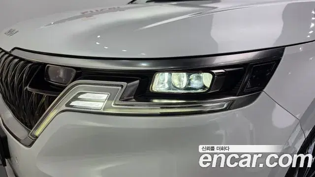 Kia Carnival 2023 — Şəkil 10/30