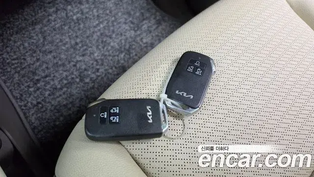 Kia Carnival 2023 — Şəkil 8/30