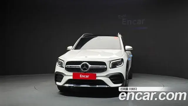 Mercedes-Benz GLB-Class 2023 — Фото 2/20