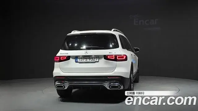 Mercedes-Benz GLB-Class 2023 — Фото 3/20