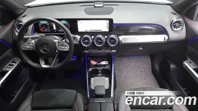 Mercedes-Benz GLB-Class 2023 — Фото 10/20