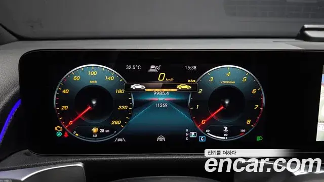 Mercedes-Benz GLB-Class 2023 — Фото 6/20