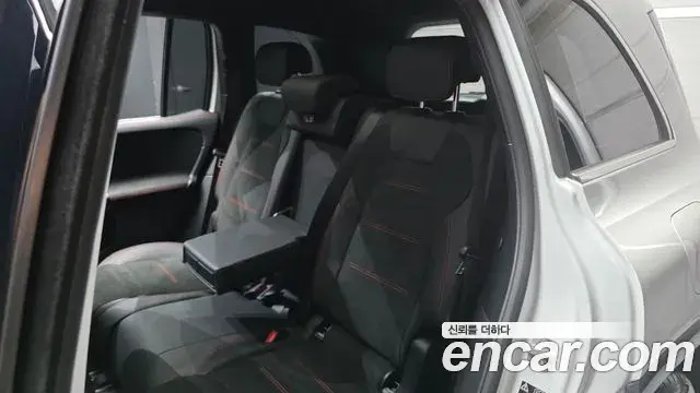 Mercedes-Benz GLB-Class 2023 — Фото 12/20