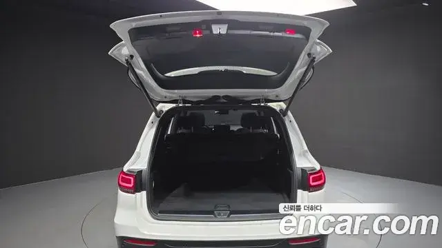 Mercedes-Benz GLB-Class 2023 — Фото 17/20