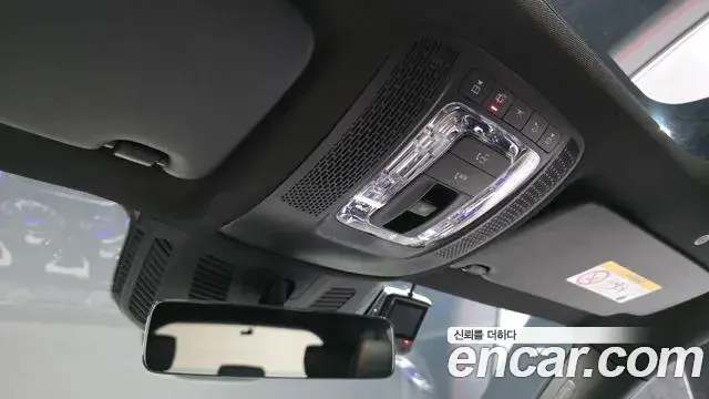 Mercedes-Benz GLB-Class 2023 — Фото 19/20