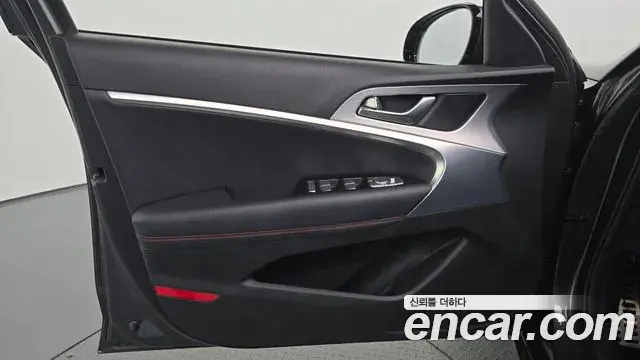 Genesis G70 2018 — ფოტო 17/33