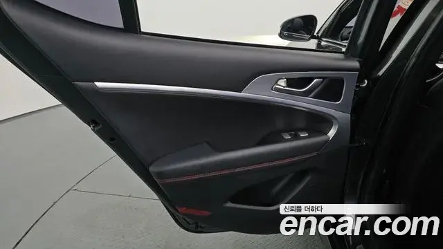 Genesis G70 2018 — ფოტო 25/33