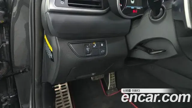 Genesis G70 2018 — ფოტო 23/33