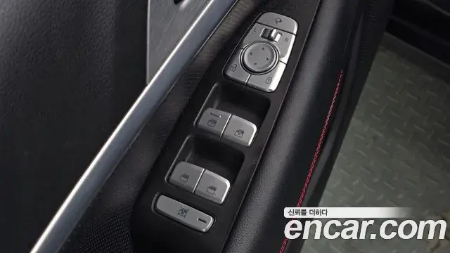 Genesis G70 2018 — ფოტო 30/33