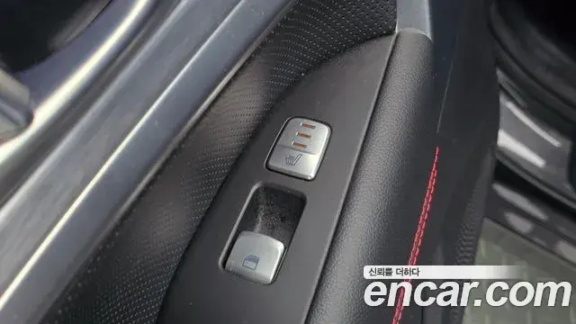 Genesis G70 2018 — ფოტო 32/33