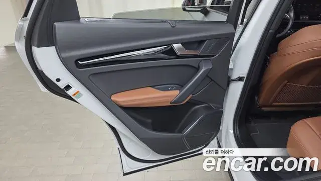 Audi Q5 2021 — Photo 28/33