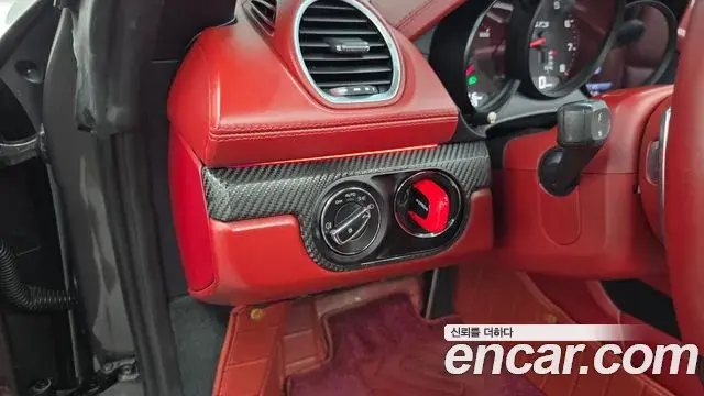 Porsche 718 Boxster 2019 — Şəkil 15/31