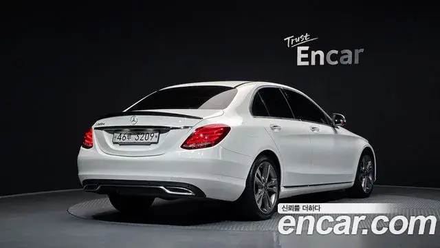 Mercedes-Benz C-Class 2018 — ფოტო 16/34