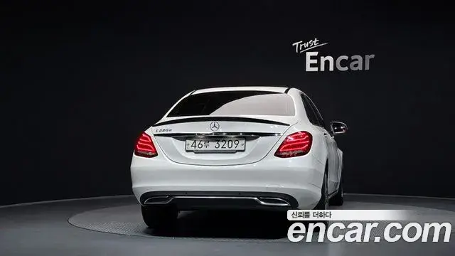 Mercedes-Benz C-Class 2018 — ფოტო 11/34
