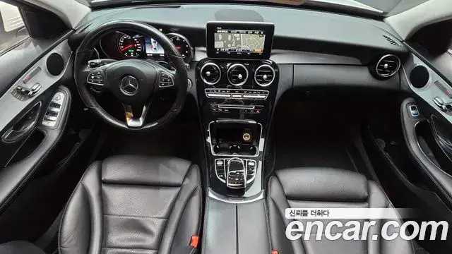 Mercedes-Benz C-Class 2018 — ფოტო 22/34