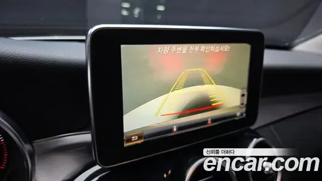 Mercedes-Benz C-Class 2018 — ფოტო 28/34