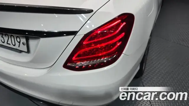 Mercedes-Benz C-Class 2018 — ფოტო 31/34