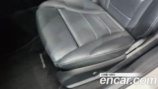 Mercedes-Benz C-Class 2018 — ფოტო 25/34