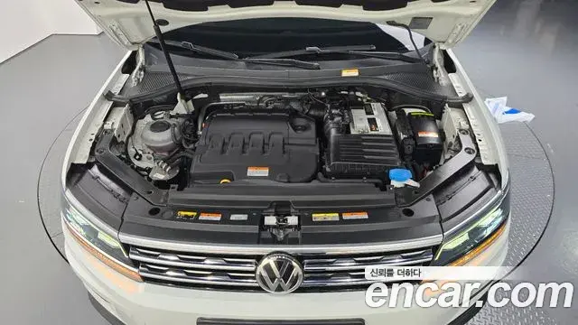 Volkswagen Tiguan 2020 — Фото 6/20