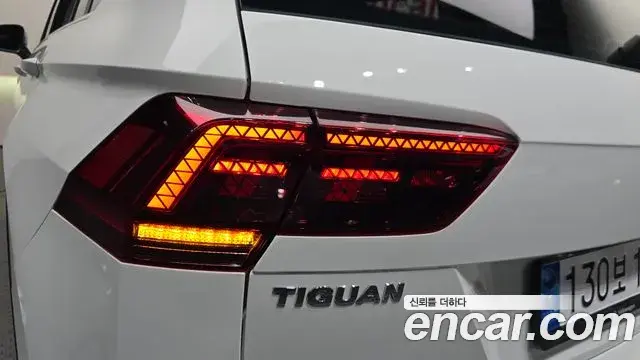 Volkswagen Tiguan 2020 — ფოტო 25/35