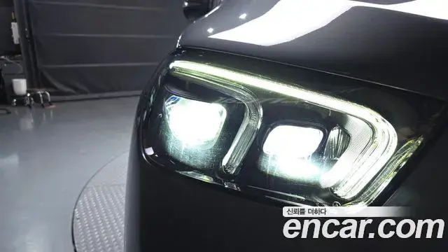 Mercedes-Benz GLE-Class 2022 — ფოტო 19/32