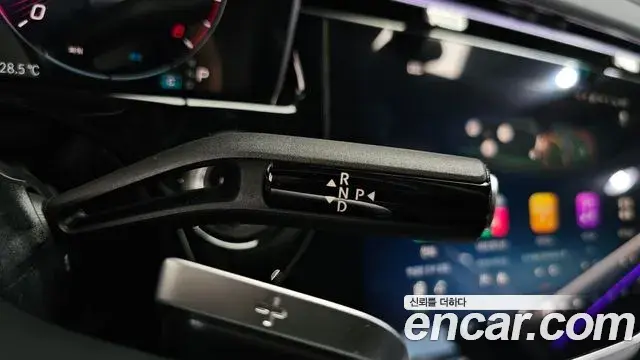 Mercedes-Benz E-Class 2026 — Photo 17/38