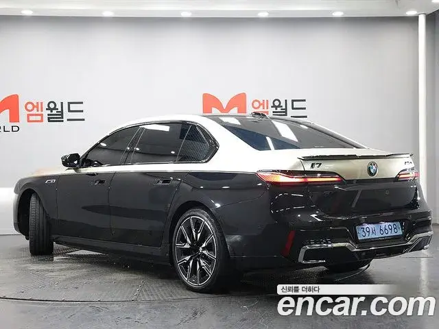 BMW i7 2023 — Photo 4/20