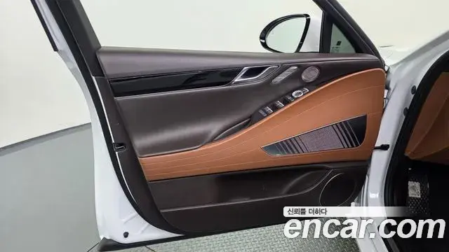 Genesis G80 2023 — Şəkil 30/38