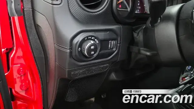 Jeep Wrangler 2024 — Photo 28/33
