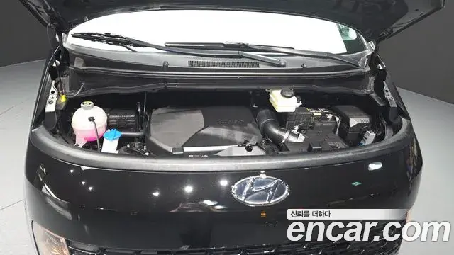 Hyundai Staria 2023 — Фото 6/20