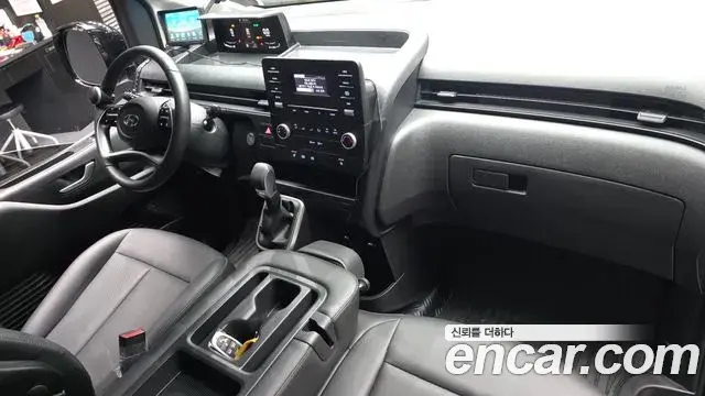 Hyundai Staria 2023 — Фото 7/20
