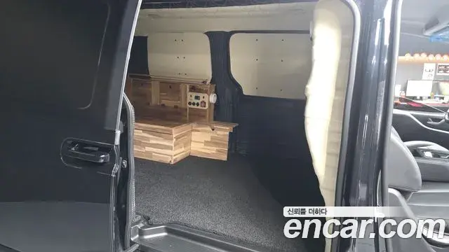 Hyundai Staria 2023 — Фото 11/20