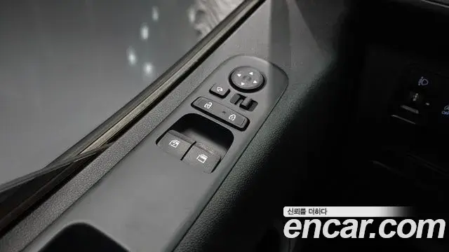 Hyundai Staria 2023 — Фото 19/20