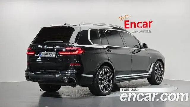 BMW X7 2024 — Photo 3/36