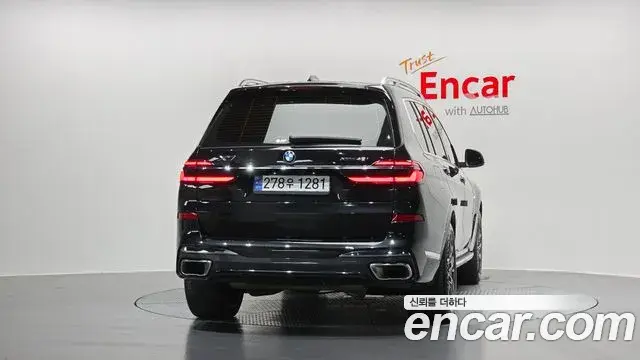 BMW X7 2024 — Photo 17/36