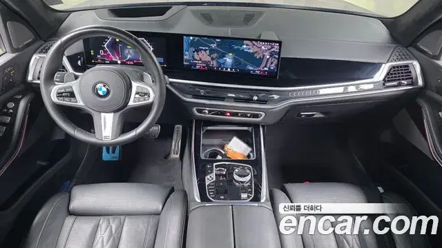 BMW X7 2024 — Photo 23/36