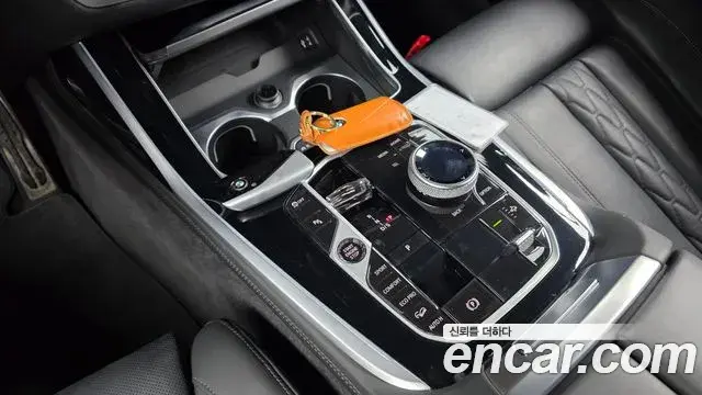 BMW X7 2024 — Photo 14/36