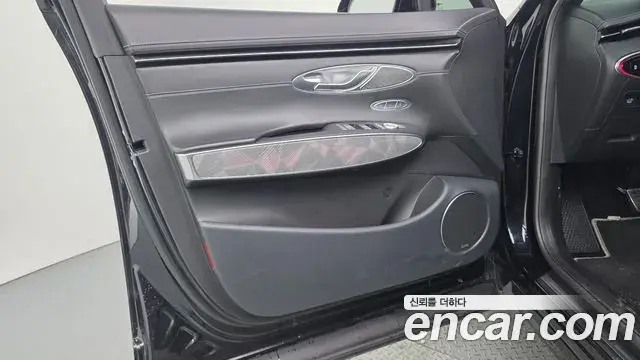Genesis GV70 2021 — Photo 31/33