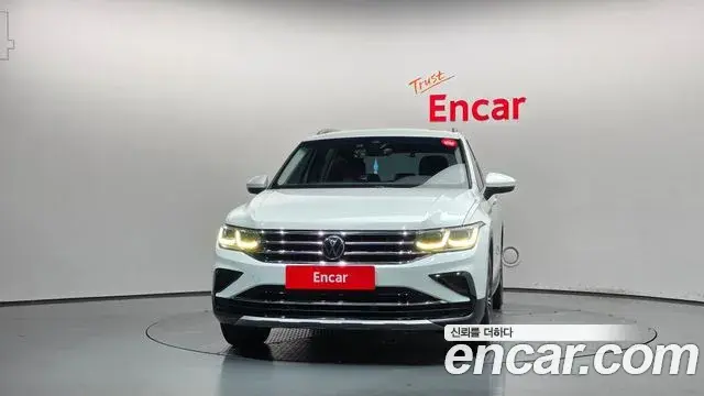 Volkswagen Tiguan 2022 — Photo 13/34