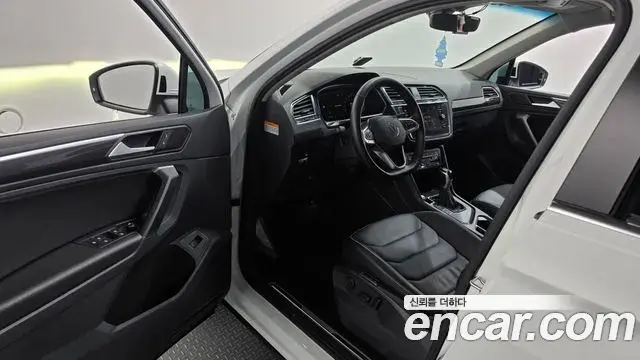 Volkswagen Tiguan 2022 — Photo 31/34