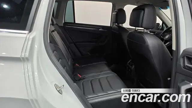 Volkswagen Tiguan 2022 — Photo 4/34
