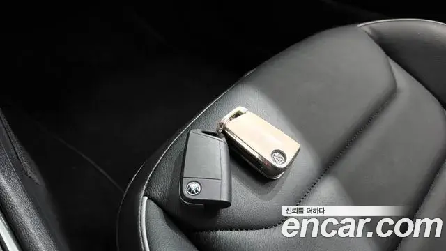 Volkswagen Tiguan 2022 — Photo 2/34