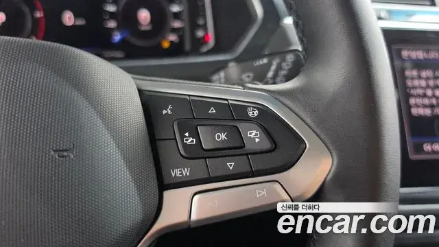 Volkswagen Tiguan 2022 — Photo 15/34