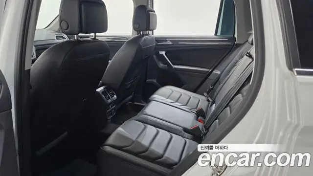 Volkswagen Tiguan 2022 — Photo 6/34
