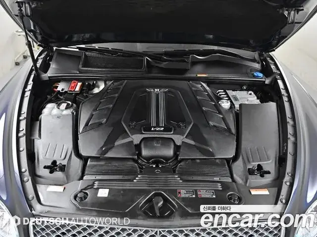 Bentley Bentayga 2021 — Photo 9/20