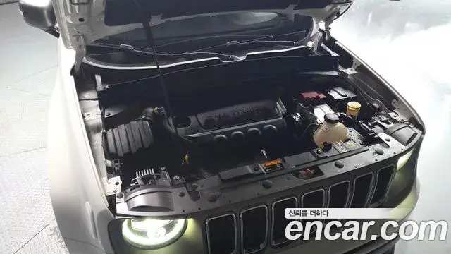 Jeep Renegade 2021 — Фото 6/20