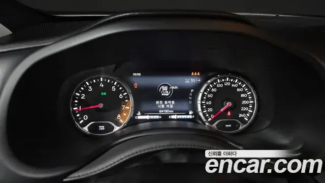 Jeep Renegade 2021 — Фото 8/20