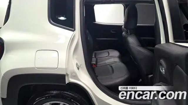 Jeep Renegade 2021 — Фото 11/20