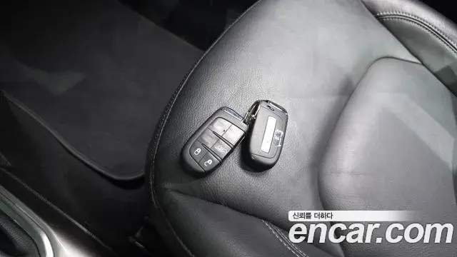 Jeep Renegade 2021 — Фото 16/20