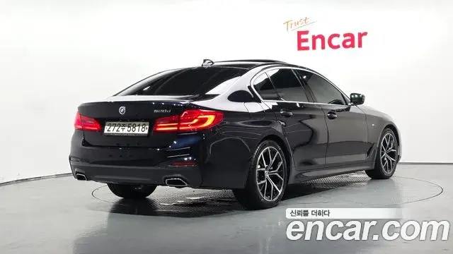 BMW 5 Series 2019 — Фото 2/20